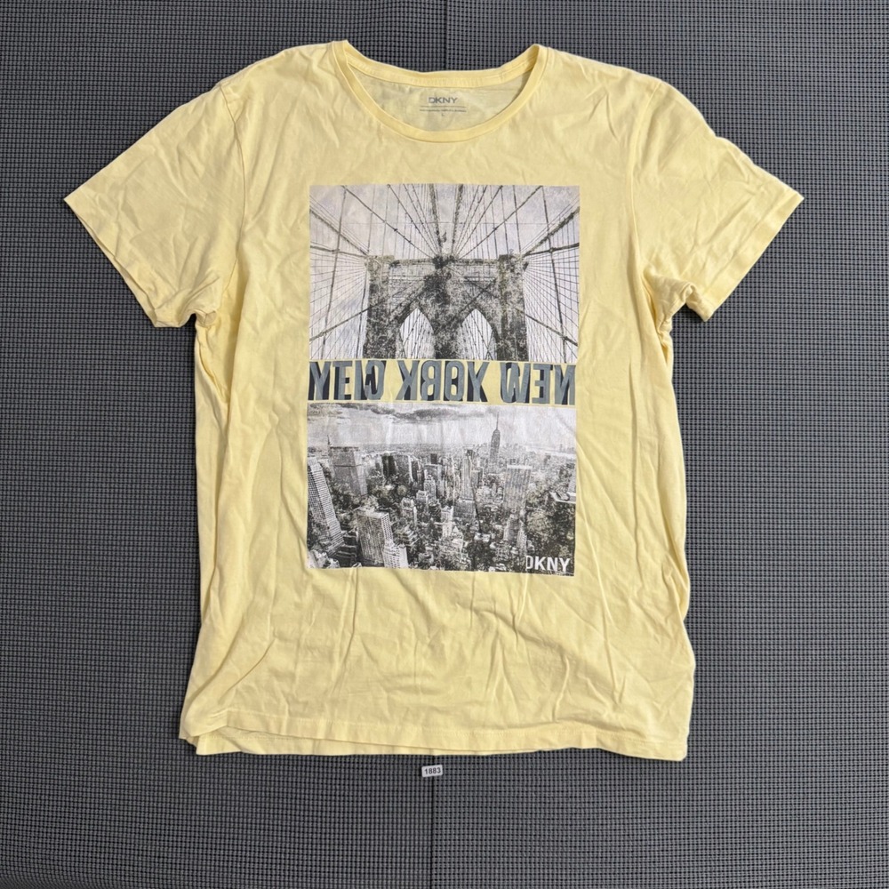 DKNY Mens Yellow Brooklyn Bridge New York City Graphic T-Shirt Large